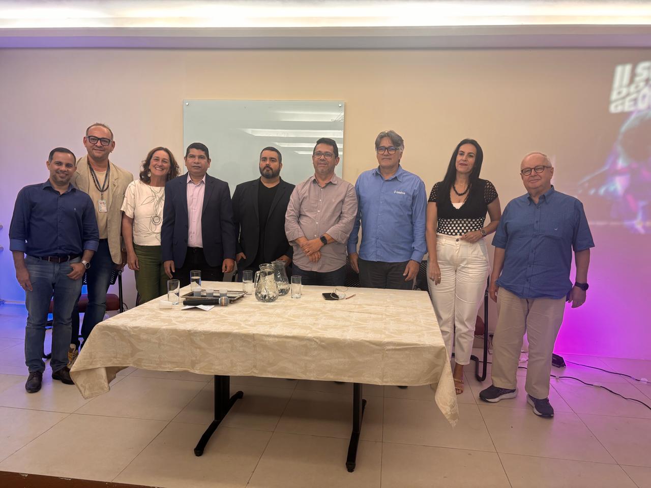 Representantes do CREA-PE, Mútua-PE, docentes e convidados durante a atividade